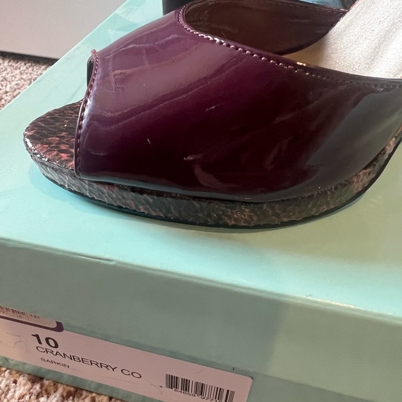 Jessica Simpson sz 10 plum 4 inch heels - Picture 2 of 4